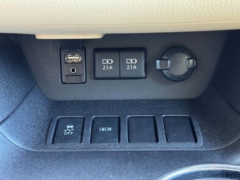 Used 2018 Toyota Highlander XLE FWD image 27