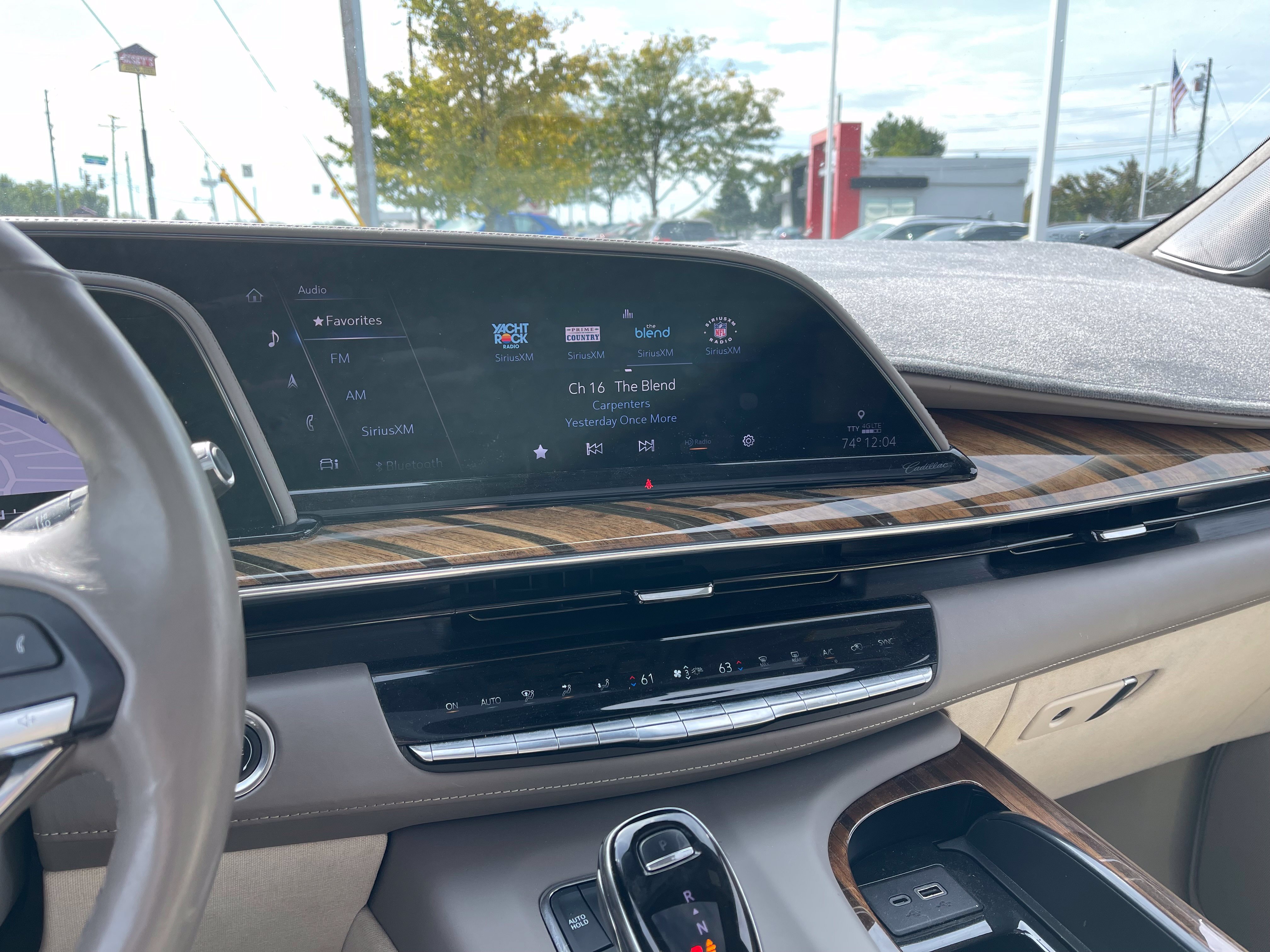 Used 2021 Cadillac Escalade ESV Sport Platinum w/ Heavy-Duty Trailer Package AWD/4WD image 12