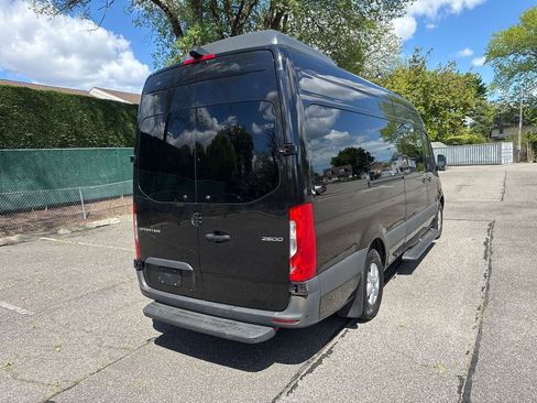 Used 2024 Mercedes-Benz Sprinter 2500 image 7