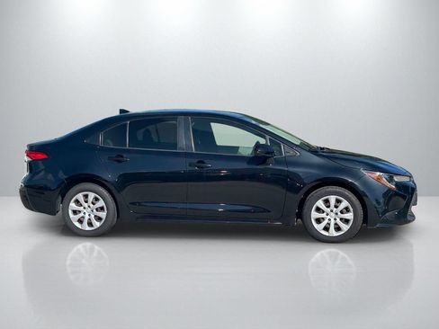 Used 2020 Toyota Corolla LE FWD image 4