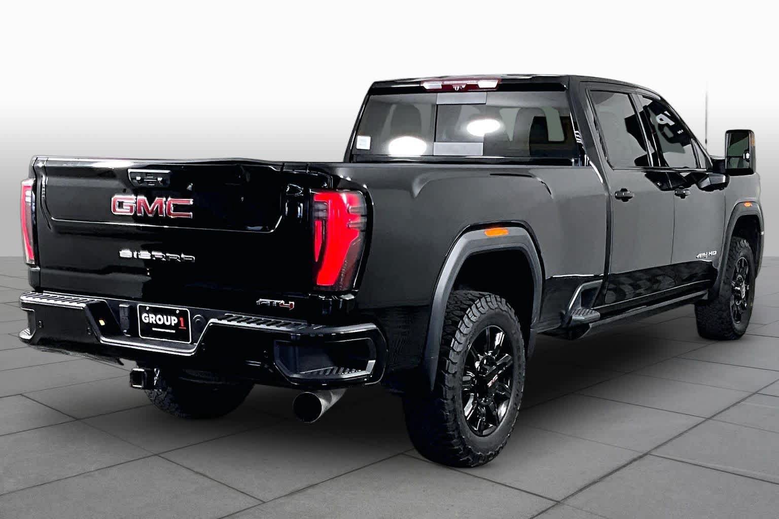 Used 2025 GMC Sierra 3500 AT4 w/ AT4 Premium Plus Package AWD/4WD image 12