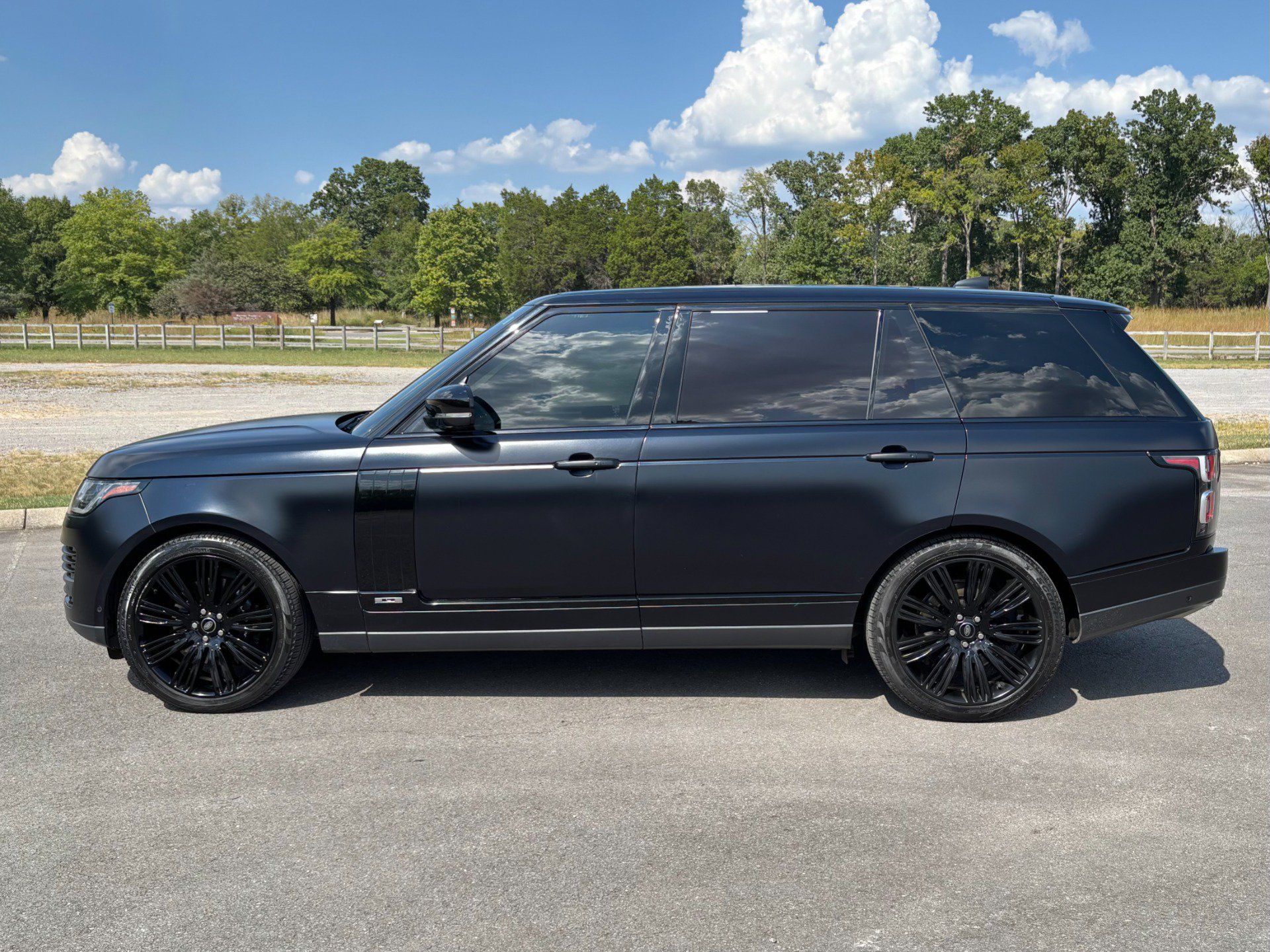 Used 2021 Land Rover Range Rover P525 Westminster Edition LWB AWD/4WD image 7