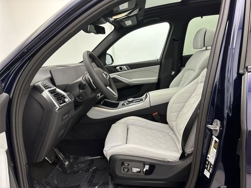 New 2026 BMW X5 xDrive40i w/ M Sport Package image 25