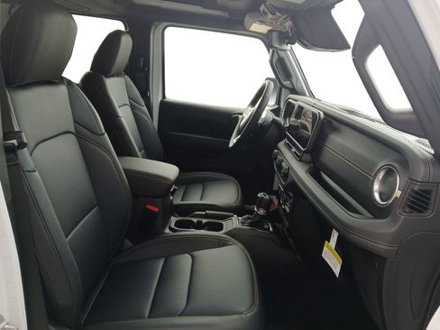 New 2026 Jeep Wrangler Unlimited Sahara AWD/4WD image 24