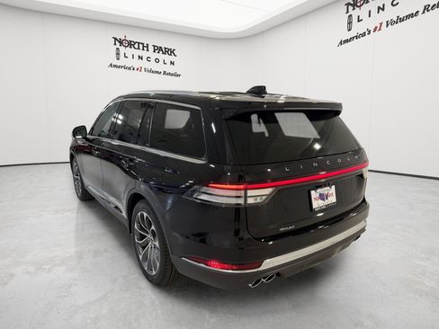 New 2026 Lincoln Aviator 2WD image 27