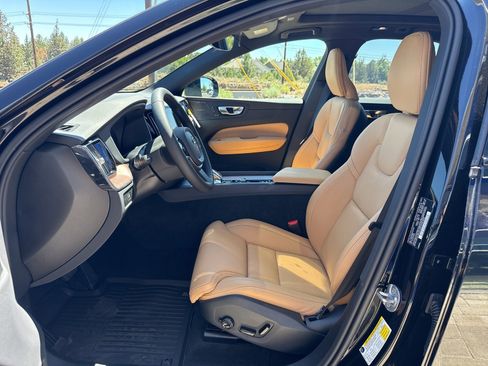 Certified 2025 Volvo XC60 B5 Ultra w/ Protection Package Premier image 8