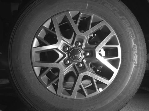 Used 2025 Jeep Wrangler Sahara image 12