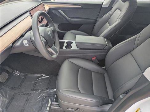 Used 2023 Tesla Model Y Long Range image 17