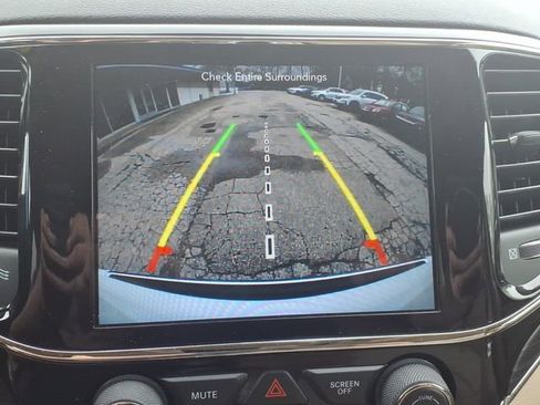 Used 2019 Jeep Grand Cherokee Limited AWD/4WD image 26