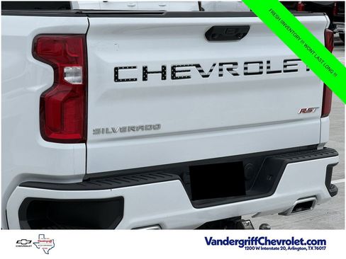 Used 2024 Chevrolet Silverado 1500 RST w/ Z71 Off-Road Package AWD/4WD image 6