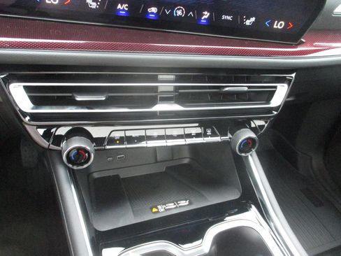 New 2026 Chevrolet Traverse Z71 w/ Driver Confidence Package image 19