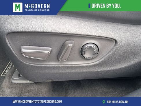 Used 2023 Toyota Highlander XLE AWD/4WD image 17