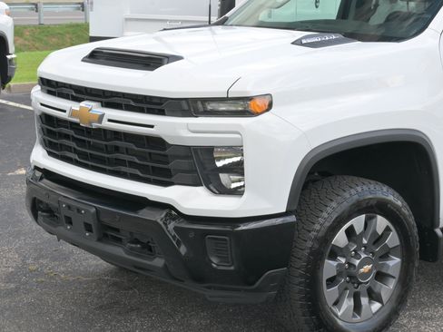 Used 2025 Chevrolet Silverado 2500 Custom w/ Custom Value Package AWD/4WD image 29