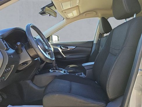 Used 2019 Nissan Rogue SV image 9