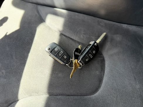 Used 2008 Audi TT 2.0T FWD image 2