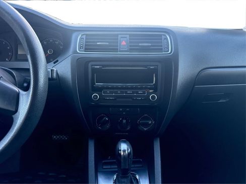 Used 2012 Volkswagen Jetta S FWD image 14
