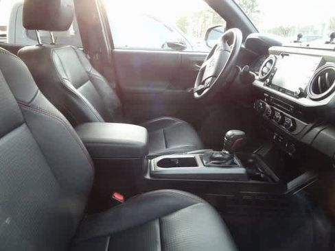 Used 2022 Toyota Tacoma TRD Pro image 9