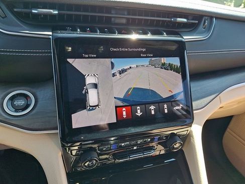 Used 2023 Jeep Grand Cherokee L Limited w/ Luxury Tech Group II image 19