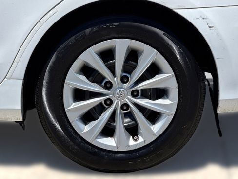 Used 2016 Toyota Camry LE FWD image 13