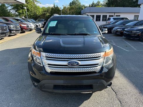 Used 2014 Ford Explorer XLT w/ Equipment Group 202A AWD/4WD image 3
