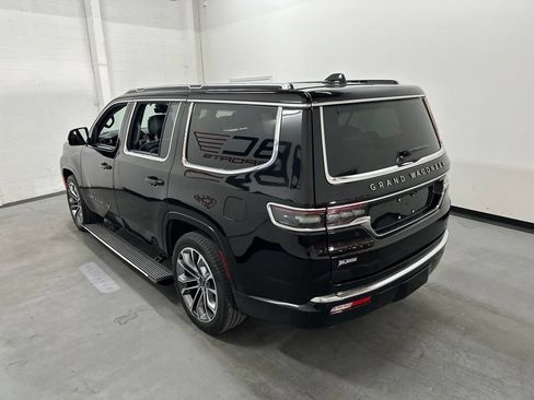 Used 2024 Jeep Grand Wagoneer Series III AWD/4WD image 19