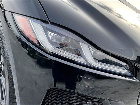 Used 2025 Jaguar F-PACE R-Dynamic S image 29