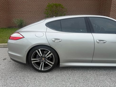 Used 2011 Porsche Panamera image 18