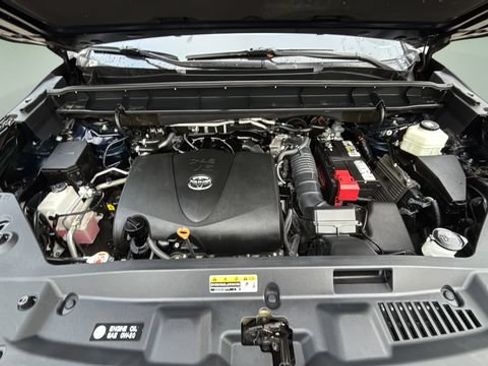 Used 2020 Toyota Highlander XLE FWD image 33