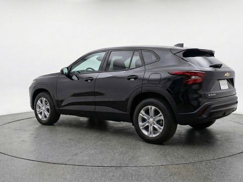 Used 2025 Chevrolet Blazer LT FWD image 5