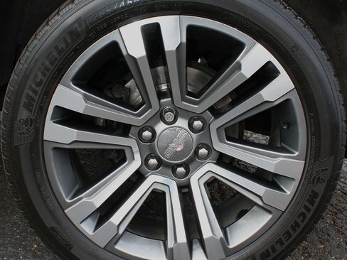 Used 2019 GMC Yukon XL Denali image 11