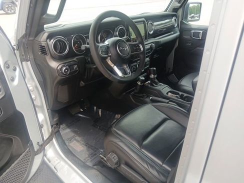 Used 2023 Jeep Wrangler Unlimited Sahara AWD/4WD image 39
