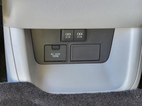 Used 2017 Toyota Highlander XLE image 23