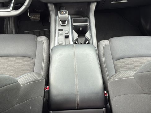 Used 2025 Nissan Pathfinder SV FWD image 21