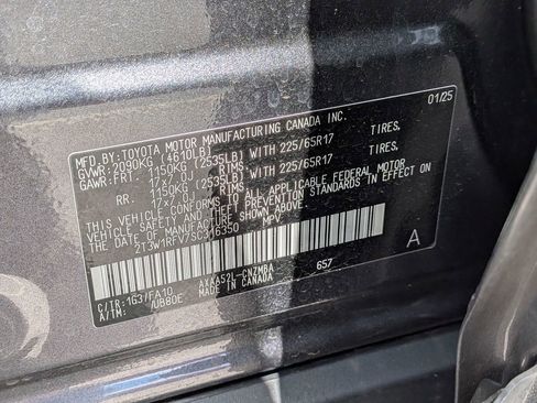 Used 2025 Toyota RAV4 XLE w/ Convenience Package image 31