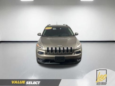 Used 2016 Jeep Cherokee Latitude w/ Comfort/Convenience Group AWD/4WD image 9