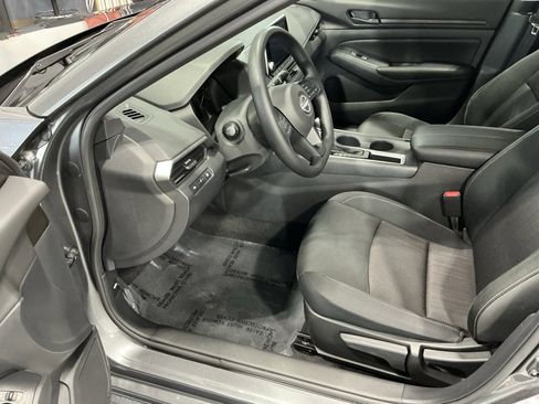 Used 2025 Nissan Altima 2.5 S image 3