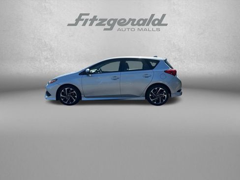 Used 2018 Toyota Corolla iM w/ All-Weather Mat Package FWD image 5