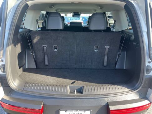 Used 2025 Hyundai Santa Fe SEL FWD image 34