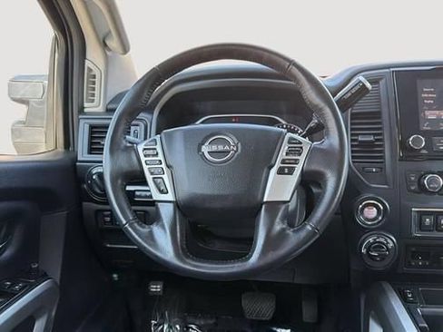 Used 2024 Nissan Titan SV w/ SV Convenience Package AWD/4WD image 12
