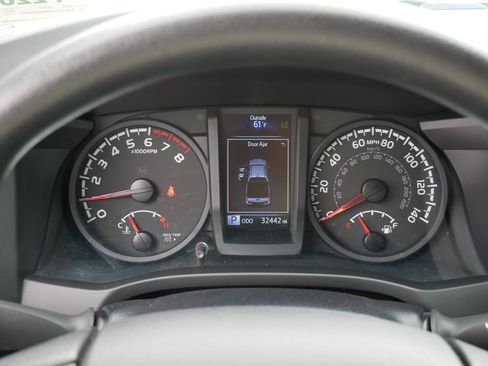 Used 2022 Toyota Tacoma SR image 21