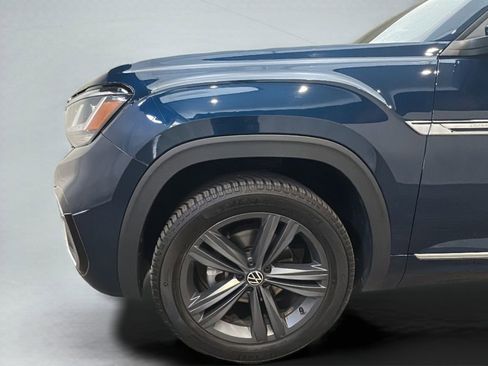 Used 2020 Volkswagen Atlas Cross Sport SE w/ Panoramic Sunroof Package image 3