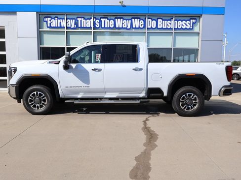 New 2026 GMC Sierra 3500 SLT w/ SLT Convenience Package AWD/4WD image 7