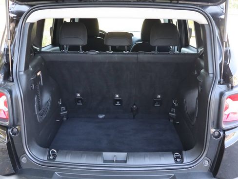 Used 2020 Jeep Renegade Latitude FWD image 14