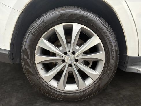 Used 2014 Mercedes-Benz GL 450 4MATIC image 40