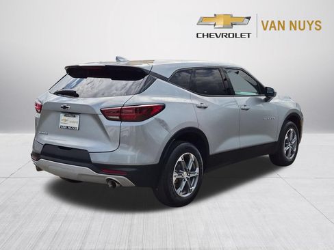 Used 2023 Chevrolet Blazer LT w/ LPO, Black Grille Bar Package FWD image 5