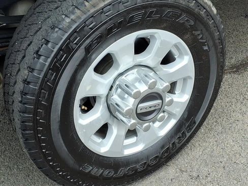 Certified 2023 Ford F350 XLT w/ 360-Degree Camera Package image 7