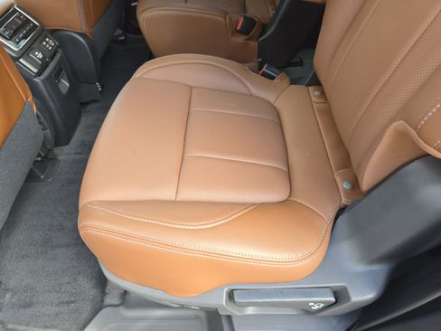 Used 2024 Subaru Ascent Touring image 17