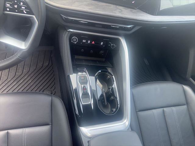 Used 2025 Audi Q5 Premium w/ 19" Wheel Package AWD/4WD image 23