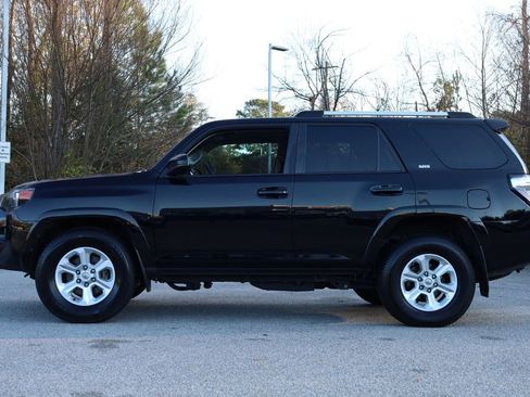 Used 2022 Toyota 4Runner SR5 image 5