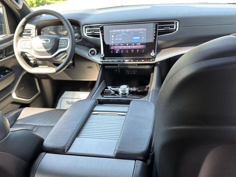 Used 2025 Jeep Wagoneer Series II w/ Premium Group I AWD/4WD image 40
